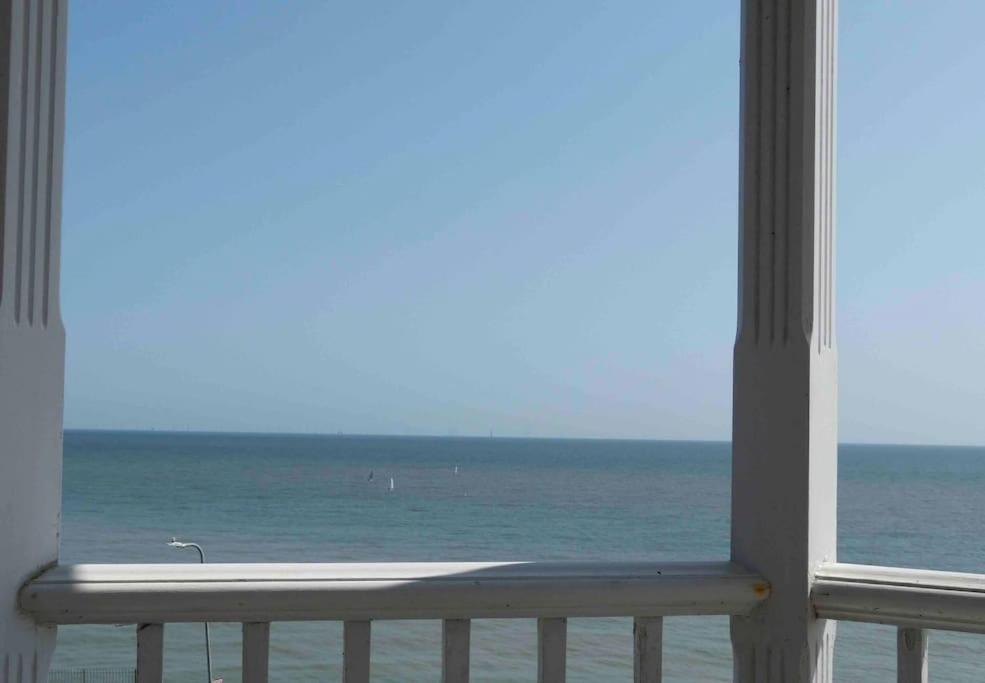 브로드스테어즈 Amazing Sea Views And Much More…. 아파트 외부 사진